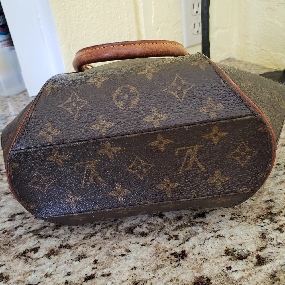 Louis Vuitton Monogram Ellipse PM - Picture 9 of 9